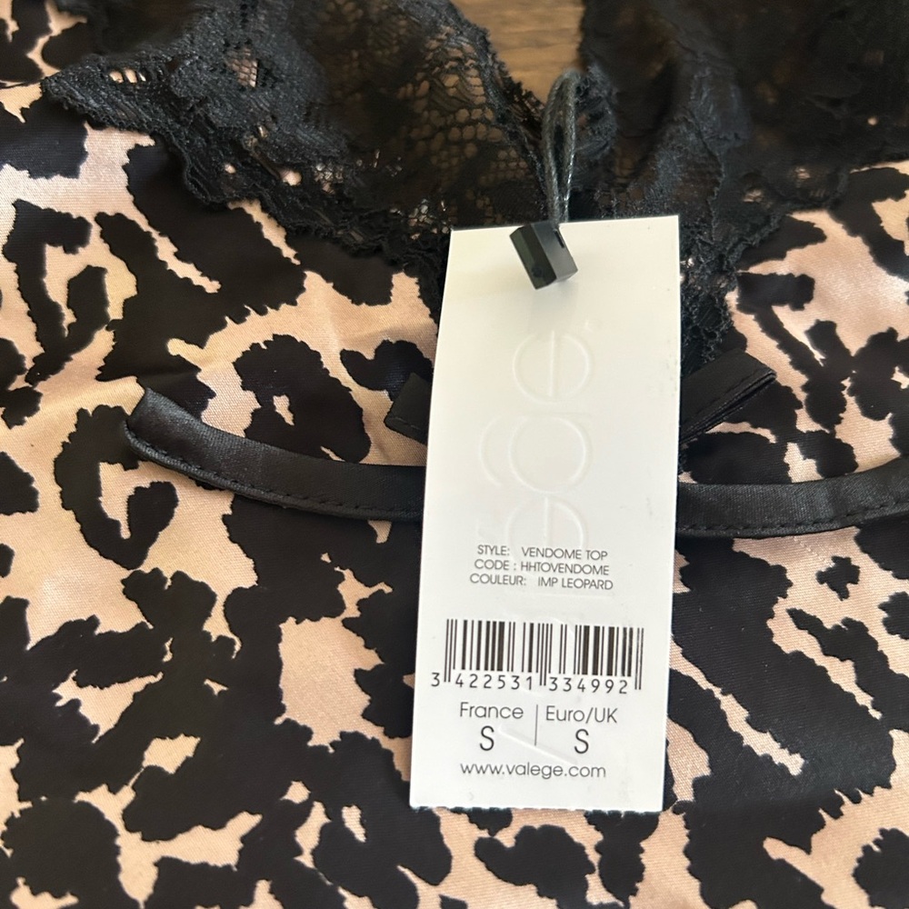 Valege Leopard Pyjama Set - Picture 8 of 9